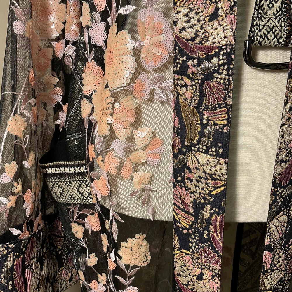 IN EARNEST BY BYRON LARS
KIMONO OR DUSTER-NEW - Picture 6 of 13